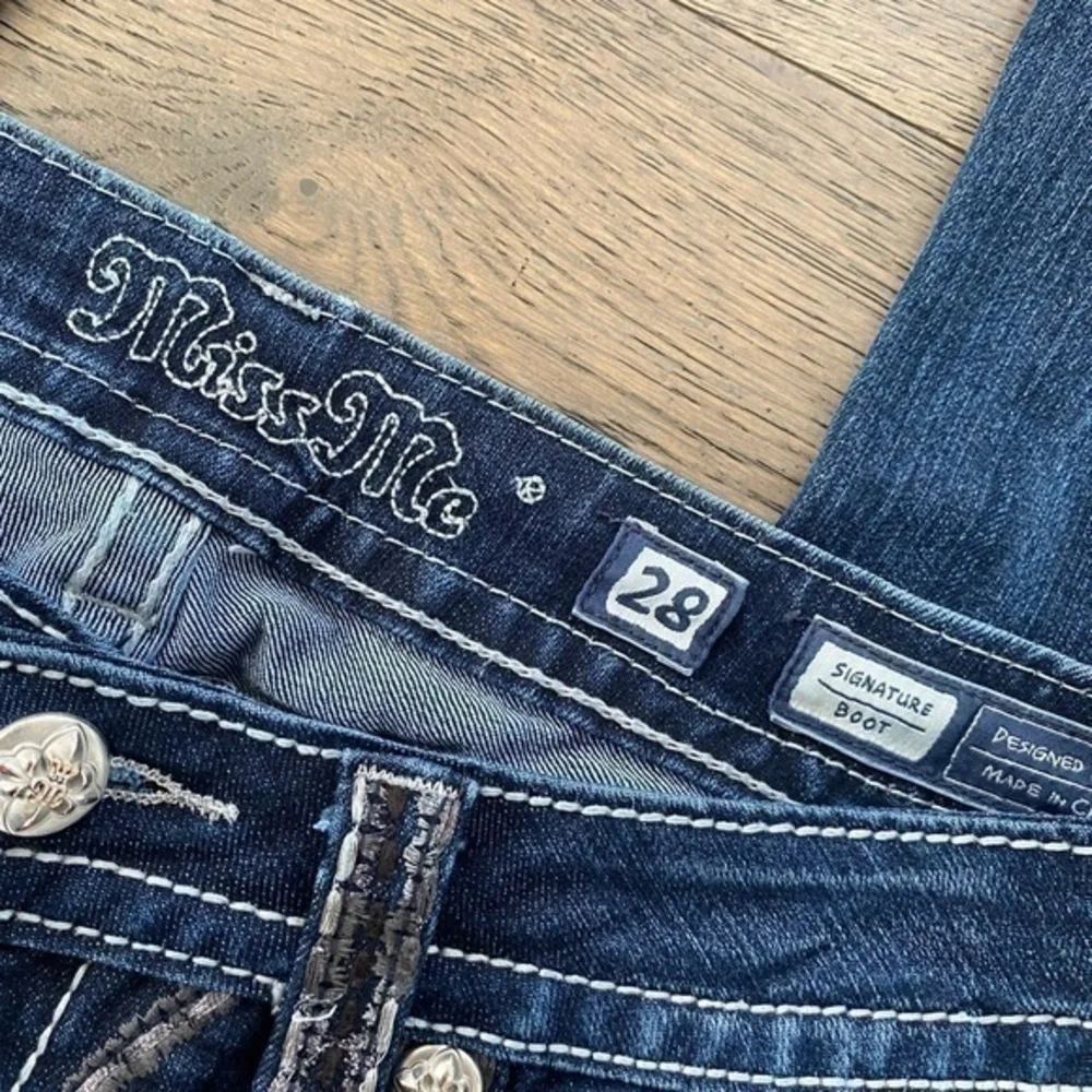 Miss Me Signature Bootcut Jeans - Picture 9 of 12